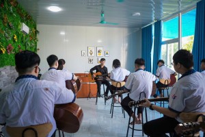 CLB GUITAR – HÀNH TRÌNH ĐÁNH THỨC NĂNG KHIẾU NGHỆ THUẬT Ở HỌC SINH CÁ BIỆT NGHIỆN GAME